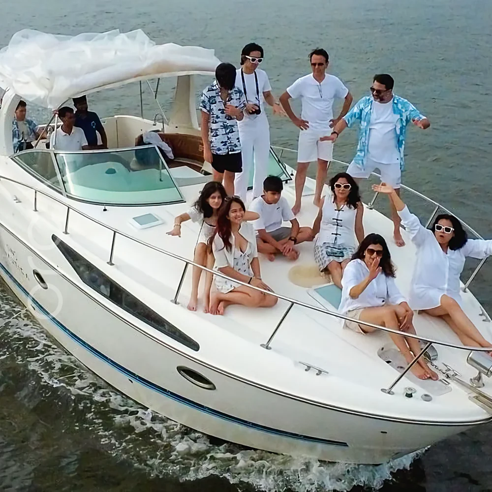 Bayliner 340 Boat in Goa, exterior profile - Orca Sail