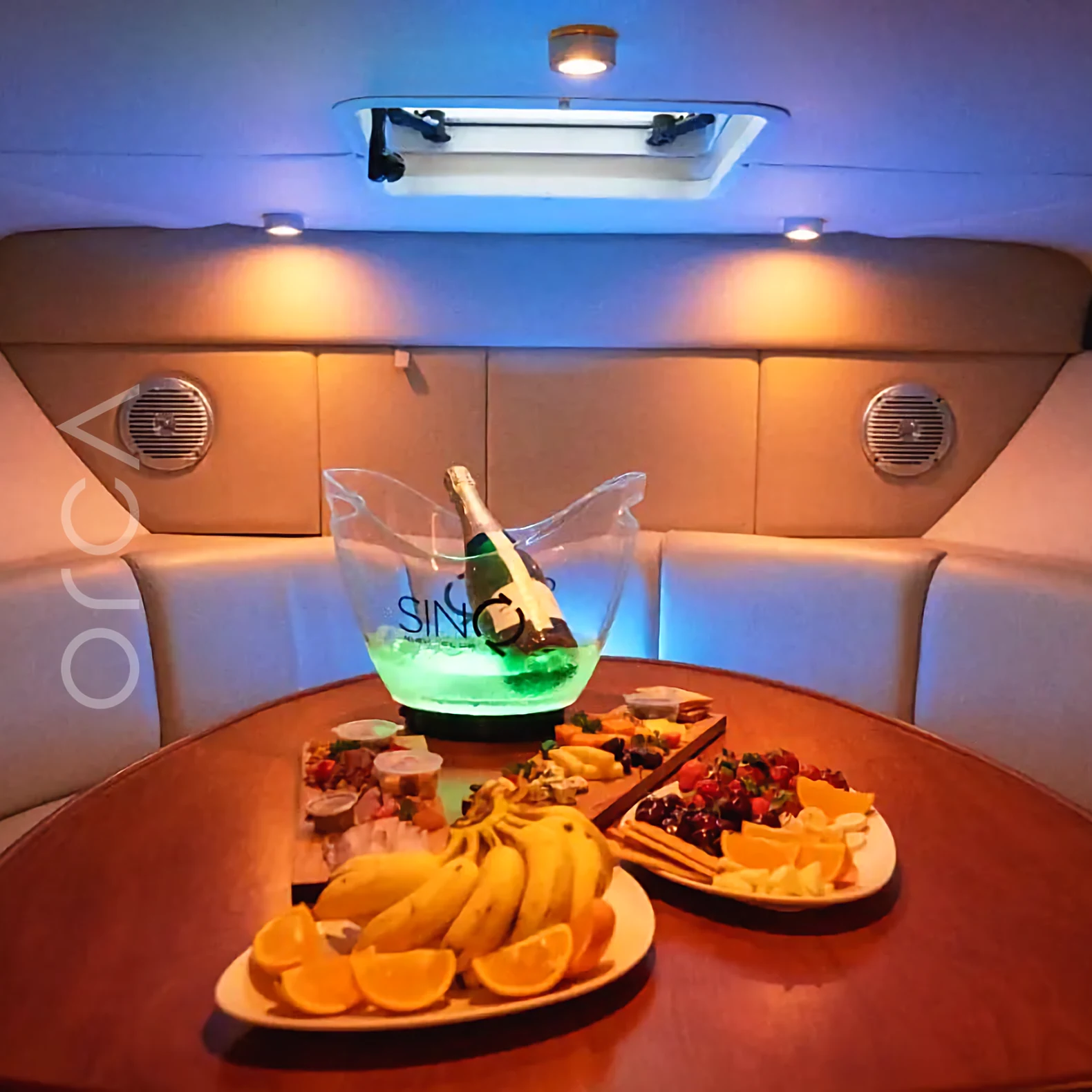 Bayliner 340 Boat in Goa, seating lounge - Orca Sail