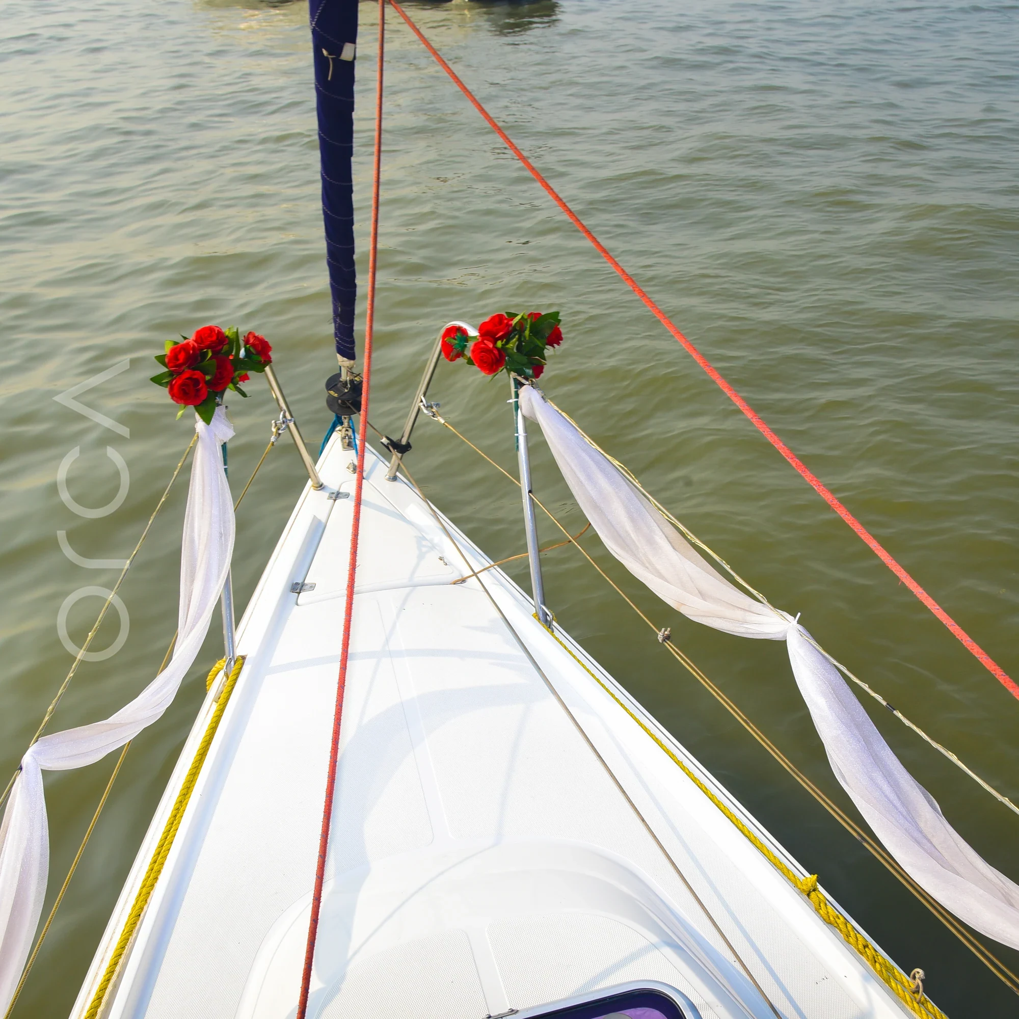 The bow deck of a Fareast 26 sail yacht in Mumbai, available to rent from Orca Sail.