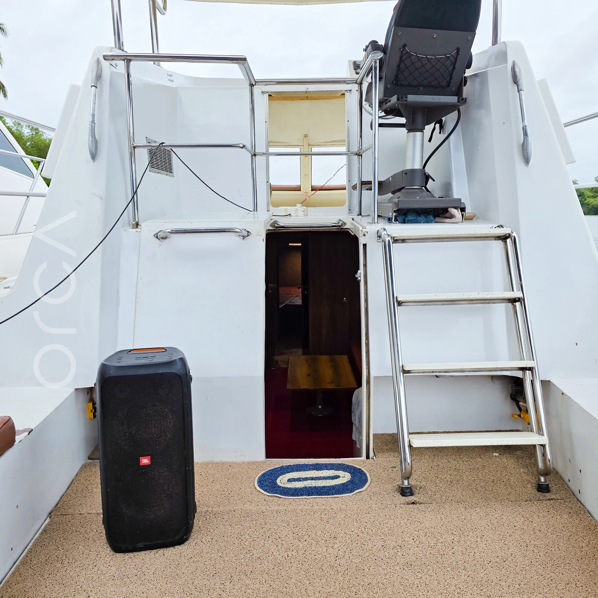 The aft deck of a Arc 52 cabin cruiser in Goa, available to rent from Orca Sail.